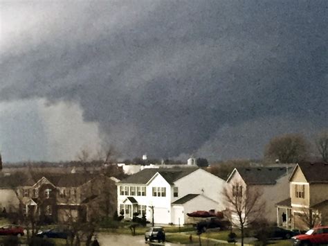 Huge Tornadoes Tear Through Illinois And The Midwest Ncpr News