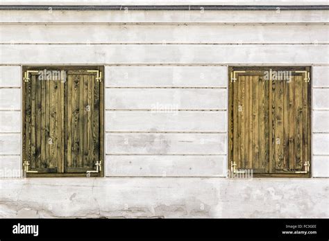 Closed Windows Hi Res Stock Photography And Images Alamy