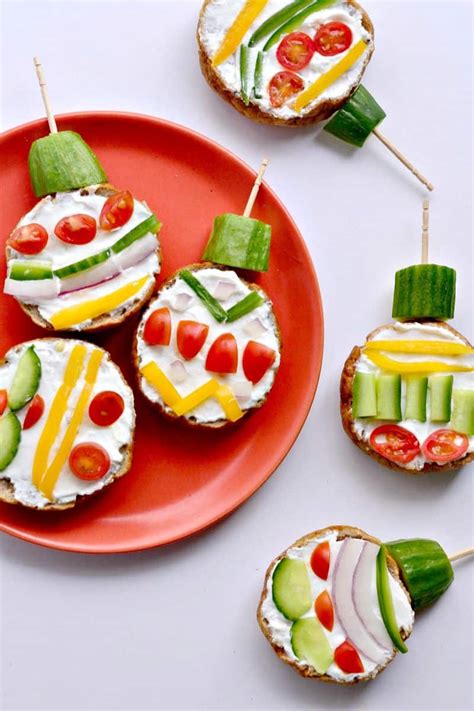 13 Cute And Healthy Christmas Snacks For Kids