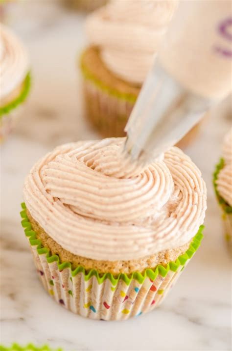 Goldilocks cake flavors 2020 : Cinnamon Buttercream Icing | Recipe | Buttercream icing ...