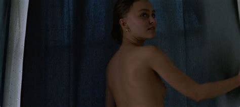 Lily Rose Depp Topless Laetitia Casta Sexy Lhomme Fidèle 15 Pics Video Thefappening