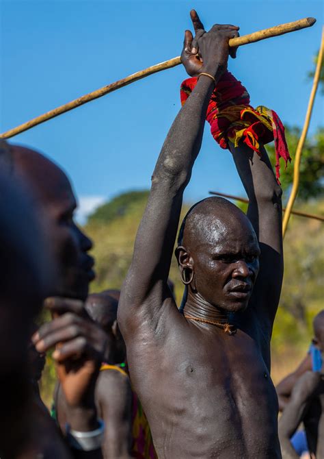 Suri Tribe Warriors Fighting During A Donga Stick Ritual Flickr