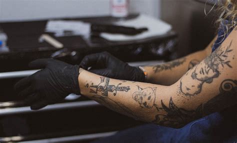 Cosas Que Debes Saber Antes De Tatuarte Mitos Dolor Y Cuidados