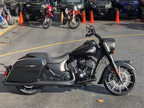Indian springfield dark horse е за тези , които търсят винаги повече. 2020 Indian Springfield Dark Horse | Lynnwood Motoplex