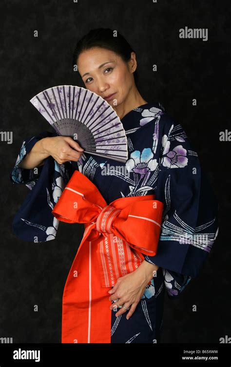 geisha bogen fotos und bildmaterial in hoher auflösung alamy