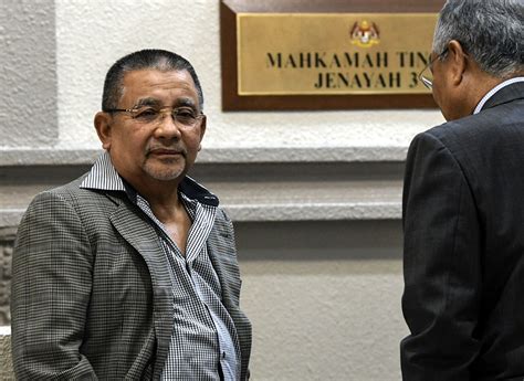 Mohd isa voluntarily agreed to relinquish his position as chairman yesterday after a meeting with the mohd isa and zakaria are on the opposite sides of a boardroom tussle. Isa Samad applies for return of passport to perform umrah