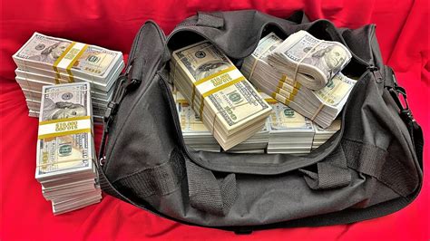 Youtube Millionaire Displays 900000 Cash In Duffel Bag Asmr In 4k