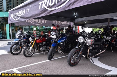 Check triumph bike price list, images , dealers & read triumph bikes price starts at rs. Triumph Motorcycles Malaysia's "AWESOME DEALS AMAZING ...