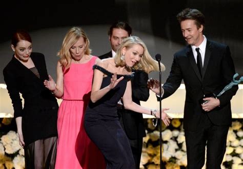 Watch Naomi Watts Trip Over Emma Stones Dress On Stage At Sag Awards