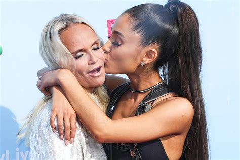 Ariana Grande Goes For A Kiss And More Star Snaps Page Six