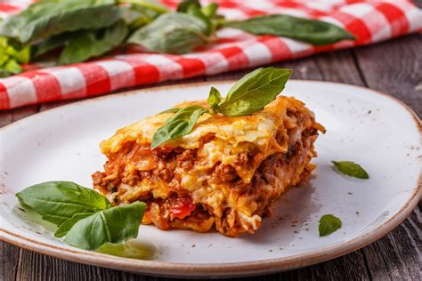 Lasagna with Meat and Tomato Sauce
