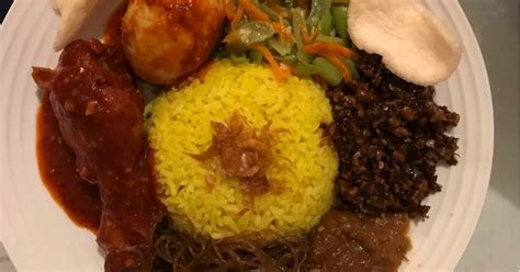 Gebrek bensu vs i am geprek bensu. Resep Nasi kuning ambon oleh Nathasya Tjia - Cookpad