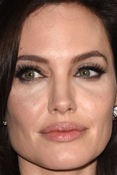 Close Up Of Angelina Jolie At The Critics Choice Awards Angelina Jolie Face Angelina