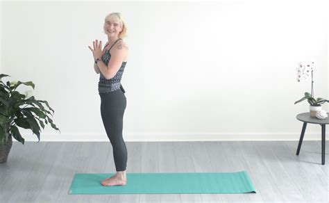 The sun salutation sequence is at the heart of any vinyasa flow yoga practice. Sun Salute Remix | Yoga International