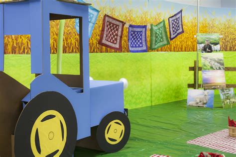 Pin By Cph Vbs On Vbs Decorating Farm Theme Vacation Bible School