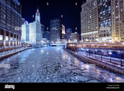 Frozen River In Winter Chicago United States Stock Photo Alamy