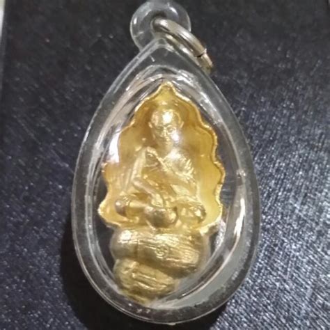 thai amulet phra upakut kruba duang dee hobbies and toys memorabilia and collectibles religious