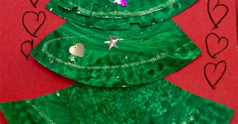 Mrs Riccas Kindergarten Christmas Tree Craft