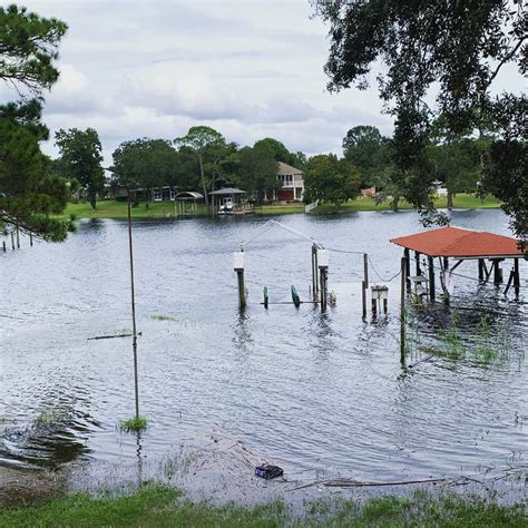 Hurricane Michael Tears Into Florida Panhandle With 155 Mph Winds Las