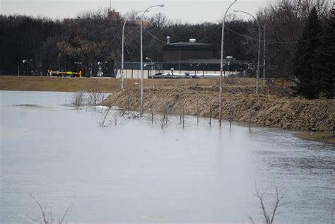 Floodwaters In Fargo Nd Us Geological Survey