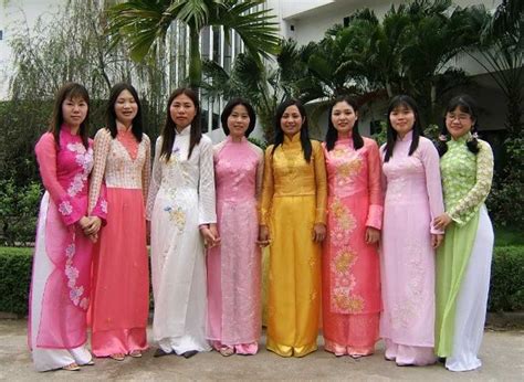 Traditional Dress Of Vietnam For Men And Women Holidify