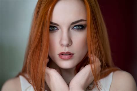 壁纸 面对 妇女 红头发 模型 长发 绿眼睛 黑发 口 鼻子 玩具 皮肤 娃娃 超级名模 Zara