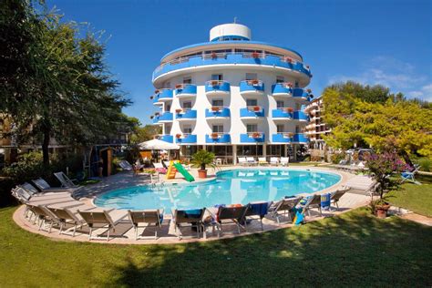 Entspannen sie sich an dem malerischen traumstrand entlang der adriaküste . Hotel Playa Blanca Duna Verde, Caorle, Venezia, Veneto ...