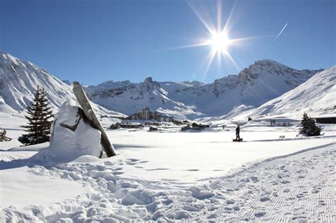 That's the motto of this large resort, which freestylers and riders will also feel at home, since tignes was one of france's first resorts to promote. CAMP 4 TIGNES-STAGES FIS - S-Team