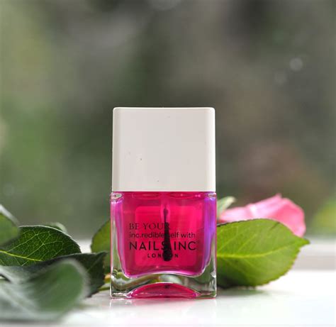 Nails Inc Glow Naturale British Beauty Blogger Red Chanel