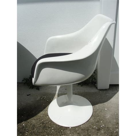 Looking for a good deal on tulip chair? Mid Century Eames Era Tulip Table With 2 Tulip Chairs ...