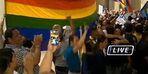 Watch Hawaii Passes Marriage Equality
