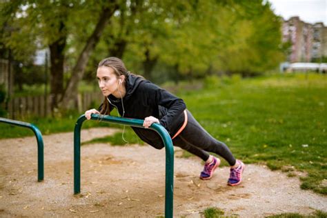 970 Girl Doing Push Ups Stock Photos Pictures And Royalty Free Images