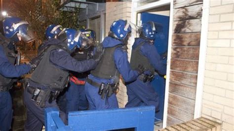 london gangs expanding across uk met police warns bbc news