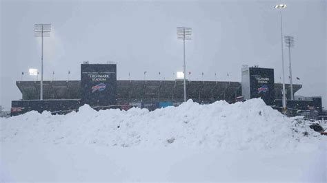 Buffalo Bills Seeking Snow Shovelers Ahead Of Sundays Playoff Game