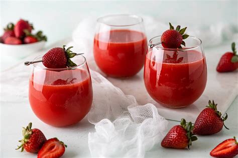 Fresh Strawberry Juice With Or Without A Juicer Foodtasia
