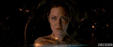 Angelina Jolie Was Too Hot To Be Grendels Mother In ‘beowulf Decider In 2023 Beowulf