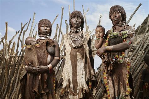 Twarz W Twarze Pe Ne Emocji I Nastroju Portrety Plemion Afryki I Azji Galeria National