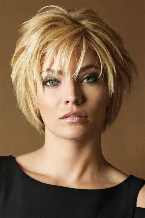 11 Short Hairstyles For Fat Faces And Double Chins For Slimmer Look Artofit
