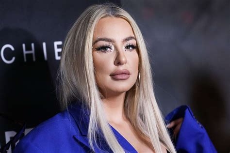 Tana Mongeau Apologizes For Attending Party During Covid 19