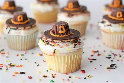 These spiced fall cupcakes are a riff on the classic thanksgiving casserole, says recipe creator doughgirl8. Thanksgiving Cupcakes (collection) - Moms & Munchkins
