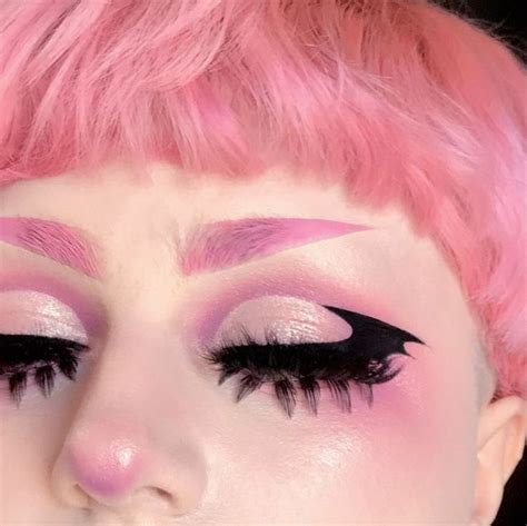 𝒄𝒐𝒔𝒎𝒊𝒄𝒈𝒐𝒕𝒉♡ ⋮ 𝒊𝒈 𝒃𝒓𝒂𝒏𝒅𝒚𝒓𝒕𝒐𝒓𝒓𝒆𝒔 Punk Makeup Pastel Goth Makeup