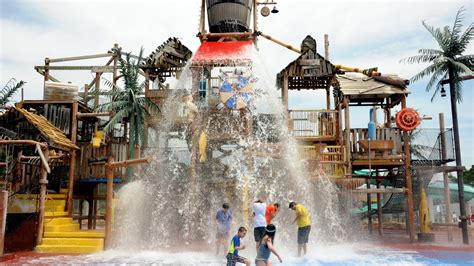 Six Flags Over Texas Sets June 18 Opening With Hurricane Harbor