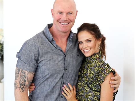 While he had played several seasons at the st kilda football club, hall is best known for his playing career at the sydney swans afl club, where he has been a prolific goalkicker and onfield leader who has captained the. Barry Hall Lauren Brant sorry over Triple M slur AFL St ...