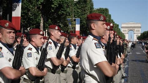 Le 8eRPIMa, invité sur les Champs aux côtés du grand patron de l'Armée