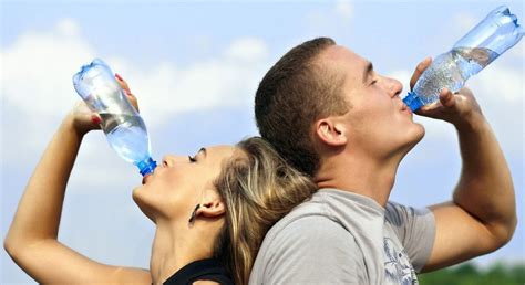 4 Ways Drinking Water Improves Your Smile College Of Dentistry