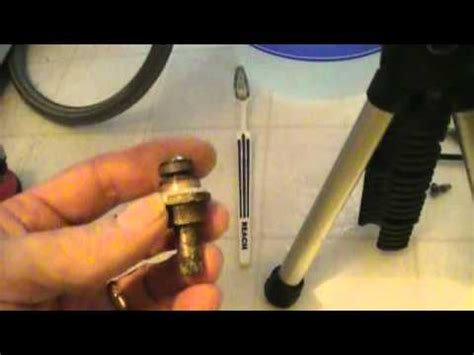 Repairing a leaking shutoff valve doesn't take a lot of skill. Repairing a shutoff valve leaking through the stem - YouTube