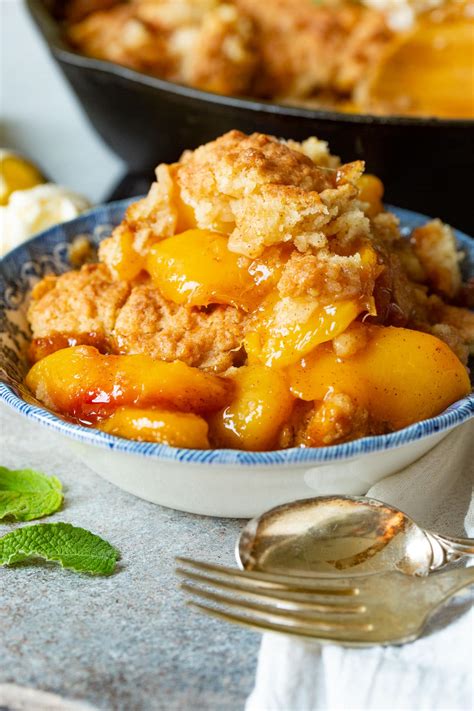 Old Fashioned Southern Peach Cobbler Recipe - Oh Sweet Basil