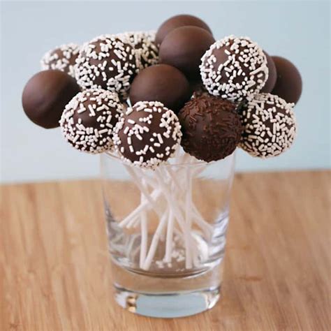 Cake pops can be made with just about any type of cake and any flavor of frosting. Tips For Using Babycakes Cake Pop Maker • Love From The Oven