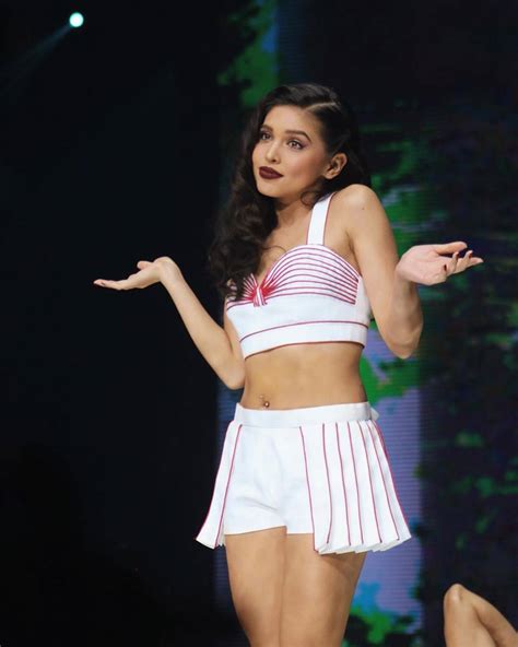49 Hot Pictures Of Maine Mendoza Which Prove She Is The Sexiest Woman