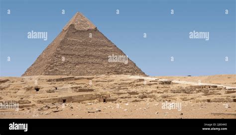 Pyramid Of Khafre On The Giza Plateau The Great Pyramids Of Giza